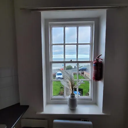 Sea View Flat 2 With Fast Wifi And Free Parking Apartment Scarborough Exterior photo