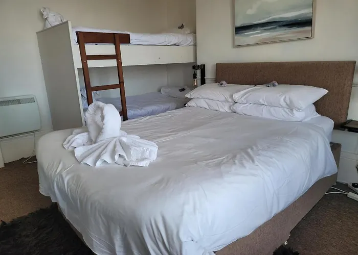 Sea View Flat 2 With Fast Wifi And Free Parking
