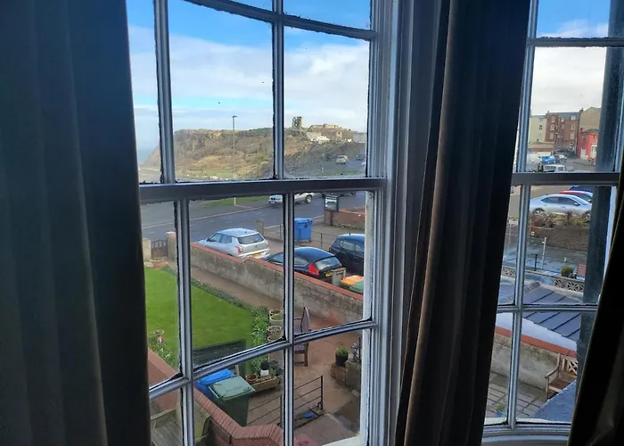 Sea View Flat 2 With Fast Wifi And Free Parking