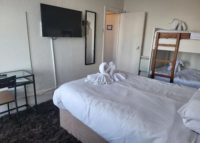 Sea View Flat 2 With Fast Wifi And Free Parking